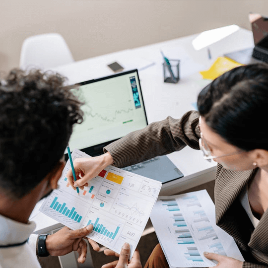 Valerix Infinito ilustración de análisis de rendimiento